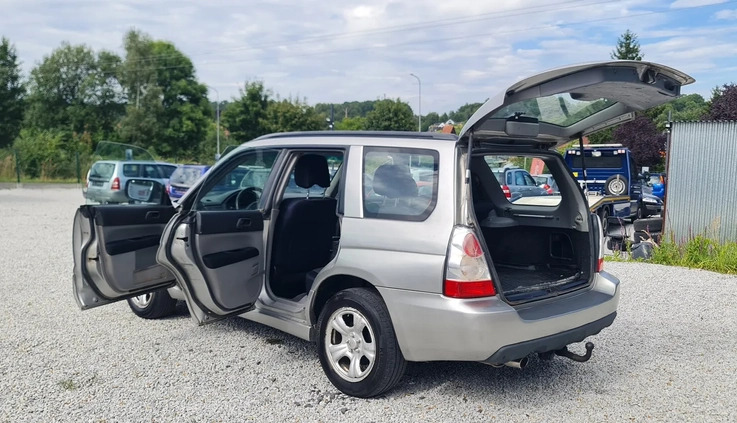 Subaru Forester cena 15900 przebieg: 218000, rok produkcji 2006 z Olszyna małe 497